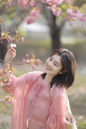 韩国三级做爰楼梯在线