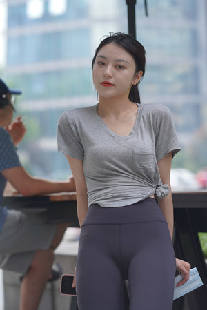 宝贝腿开大点我添添你下边美国